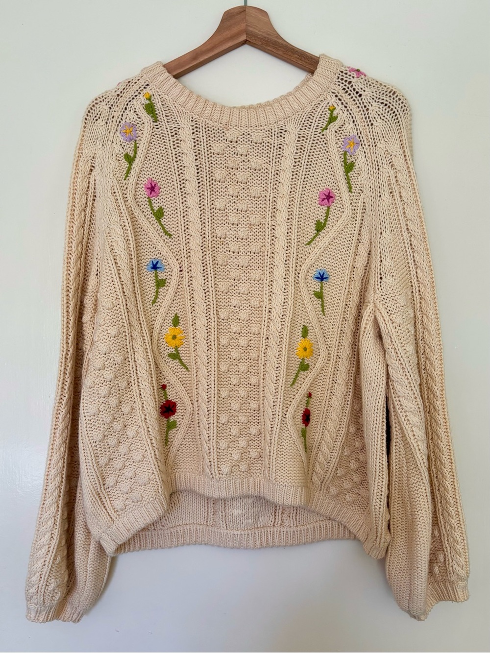 THE GREAT. | Cream Cable Knit Floral Embroidered Sweater Size 1 Small.